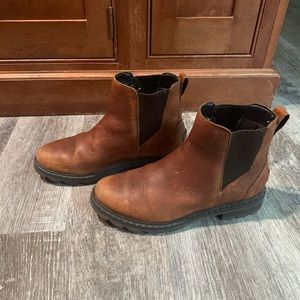 Sorel Lennox Chelsea ankle booties